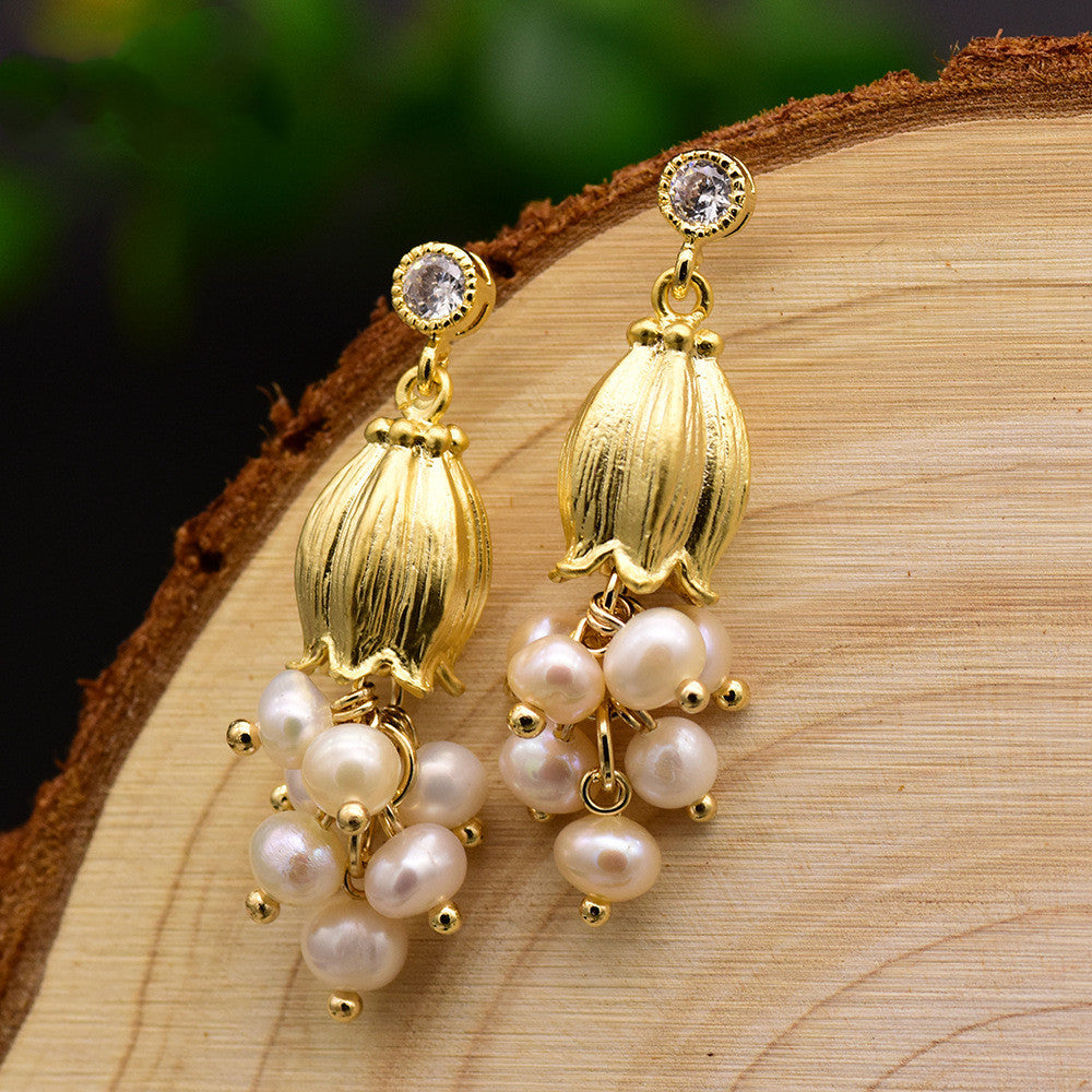 White Stud Earrings With Natural-shaped Pearls